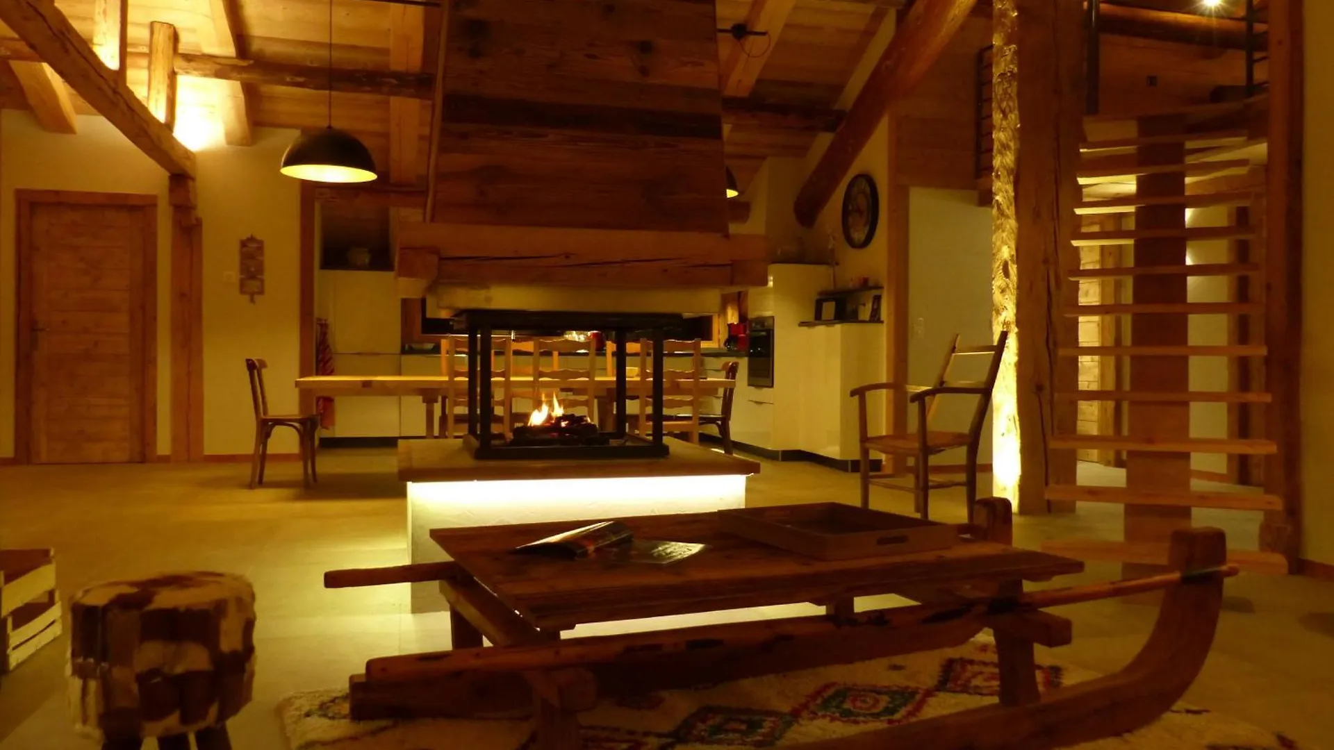 Appartement 4* Pour 10 Pers. Avec Cheminee Et Bain Norvegien, Proche Pistes - Le Grand-Bornand - Fr-1-467-100 0*,  Fransa